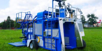 Самоходный ягодоуборочный комплекс KOKAN 600T