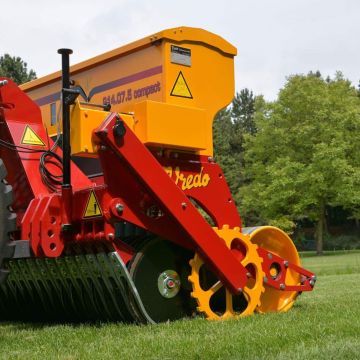 Луговая сеялка Vredo Compact