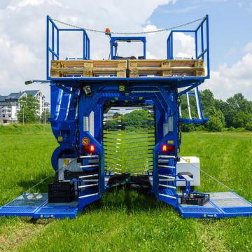 Самоходный ягодоуборочный комплекс KOKAN 600T