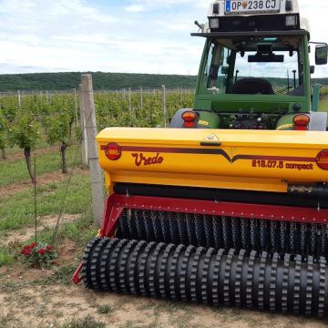 Луговая сеялка Vredo Compact