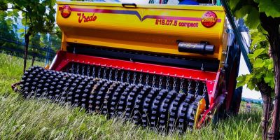 Луговая сеялка Vredo Compact